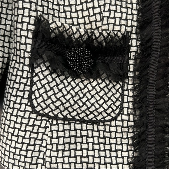 White House Black Market Blazer 4 Geometric Ruffle Lace Beaded Cropped Career - Picture 2 of 9